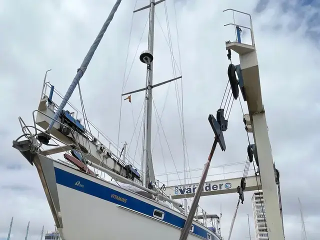 Hallberg-Rassy 382