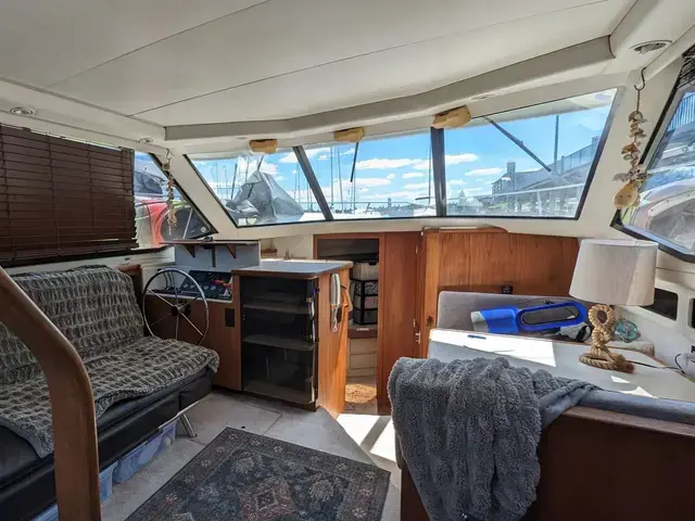 Carver 33 Aft Cabin