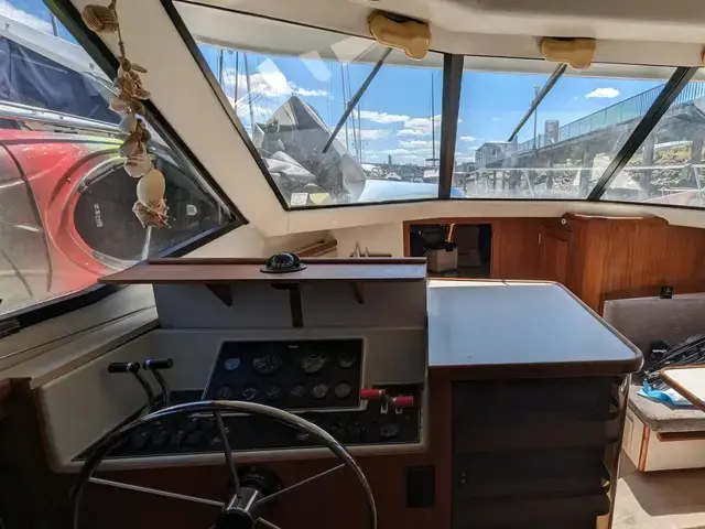 Carver 33 Aft Cabin