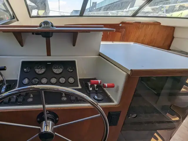 Carver 33 Aft Cabin