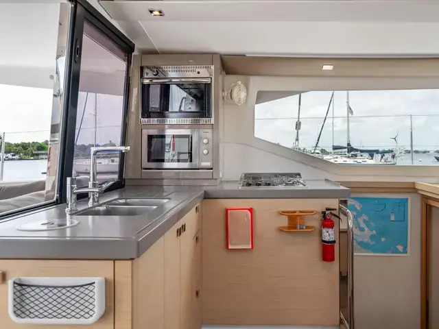 Fountaine Pajot Lucia 40