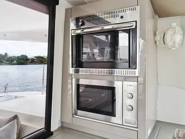 Fountaine Pajot Lucia 40