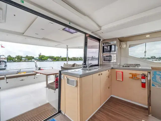 Fountaine Pajot Lucia 40