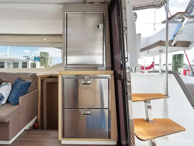 Fountaine Pajot Lucia 40