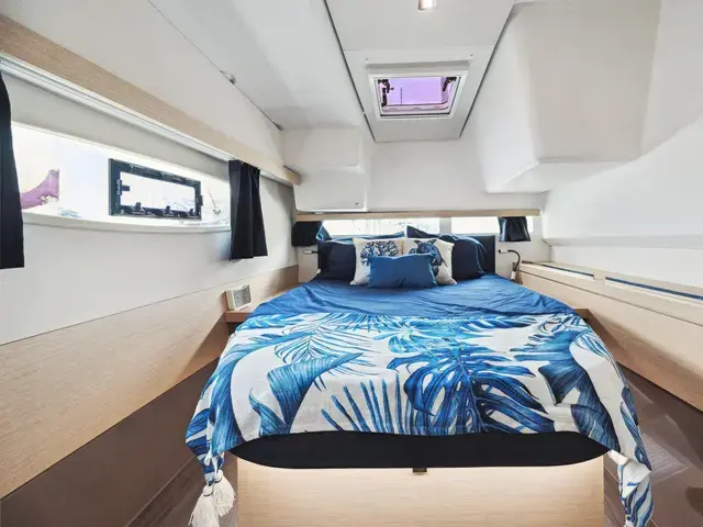 Fountaine Pajot Lucia 40