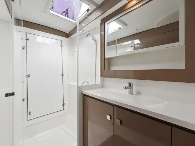 Fountaine Pajot Lucia 40