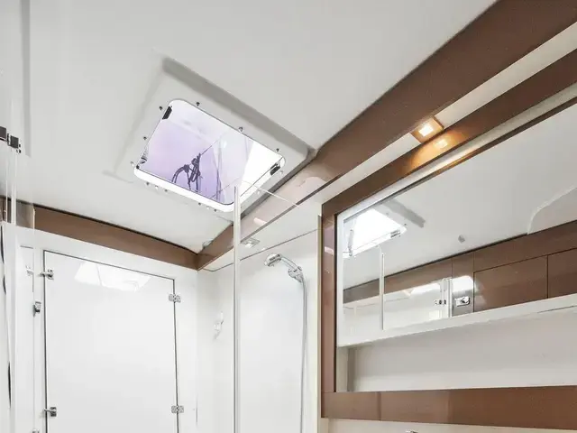 Fountaine Pajot Lucia 40