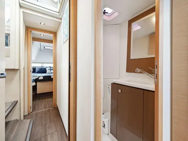 Fountaine Pajot Lucia 40