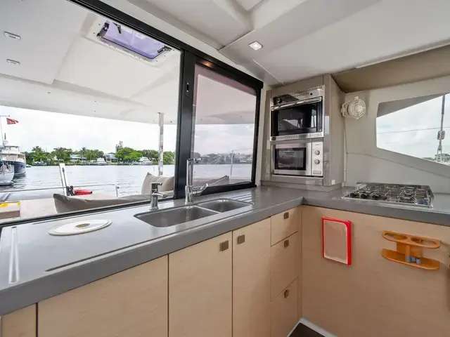 Fountaine Pajot Lucia 40