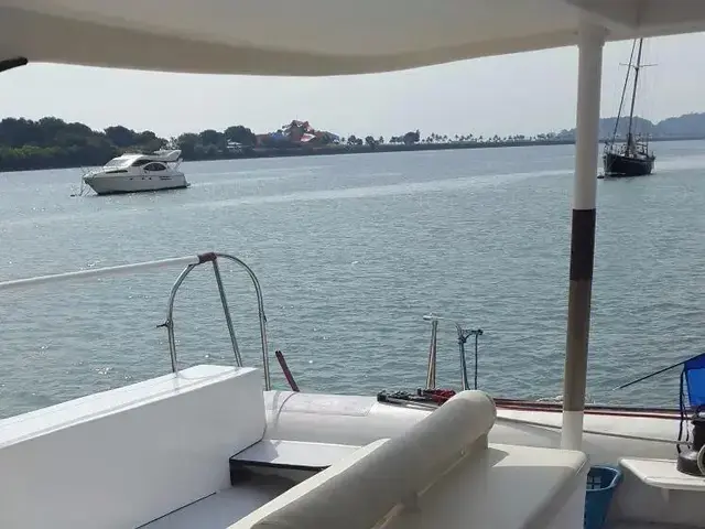 Custom Sunrise 59 Day Charter