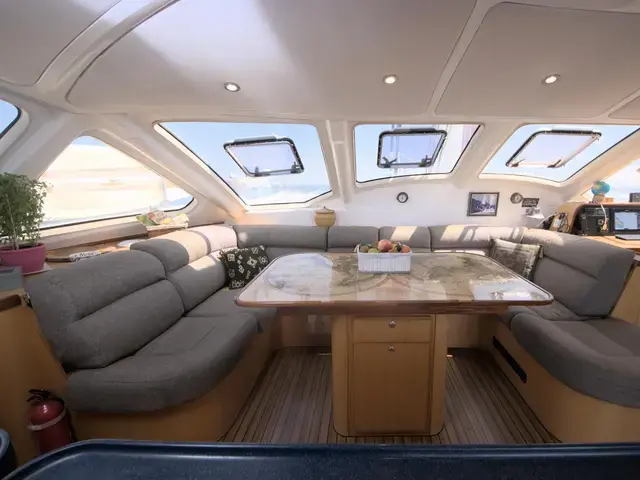 Catana 581 Owners Version