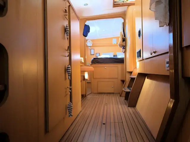 Catana 581 Owners Version