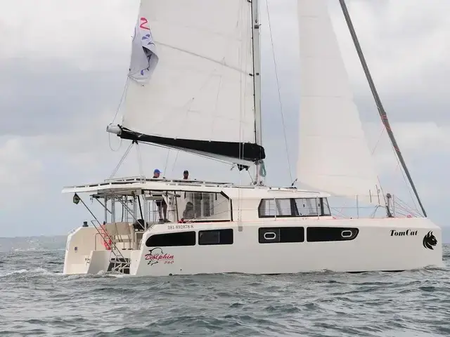 Dolphin 380