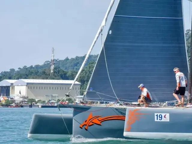 Custom Bat Kare 42 Trimaran