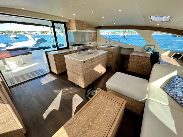 Xquisite Yachts X5