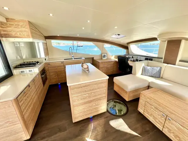 Xquisite Yachts X5