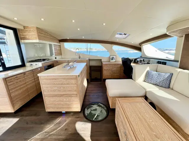 Xquisite Yachts X5