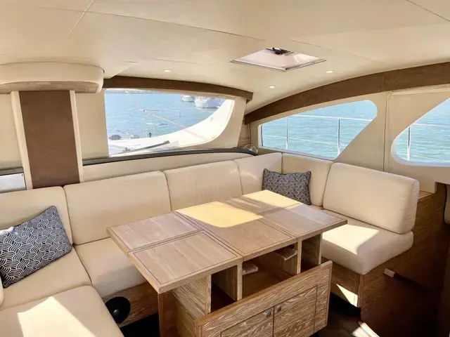 Xquisite Yachts X5