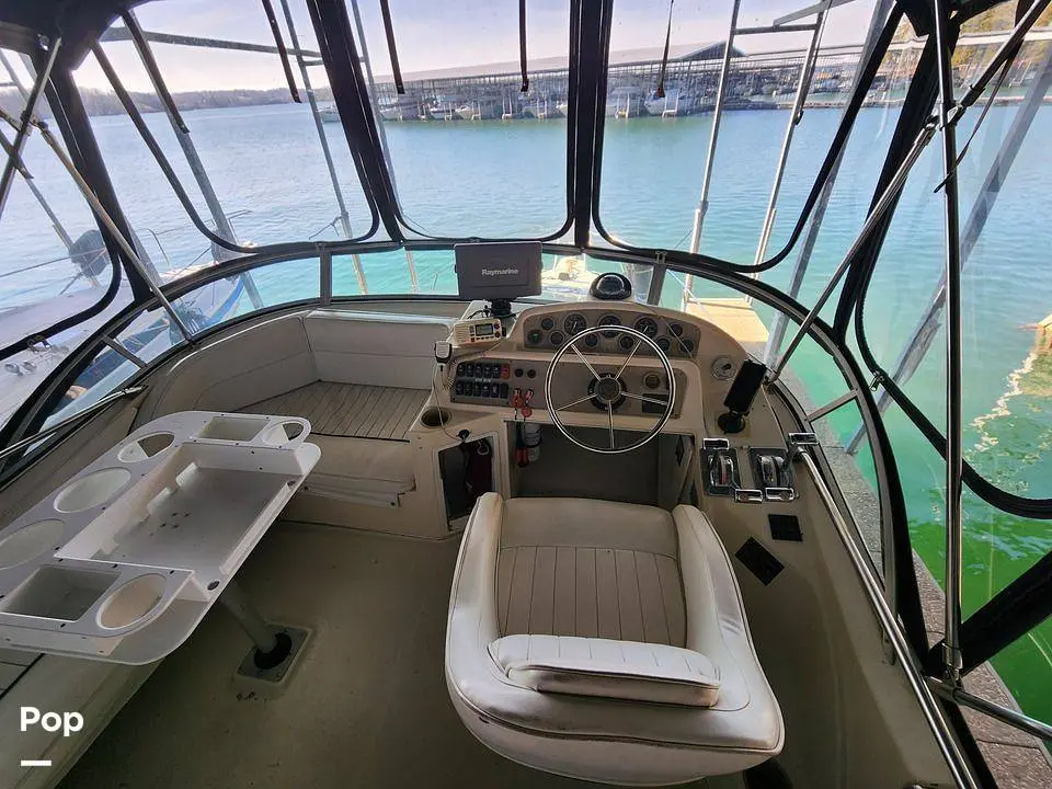 1997 Bayliner avanti 3488 command bridge