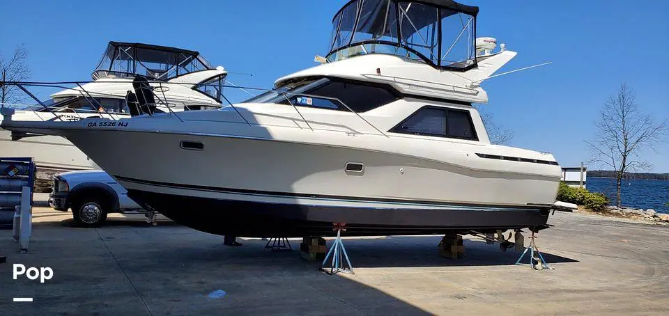 1997 Bayliner avanti 3488 command bridge