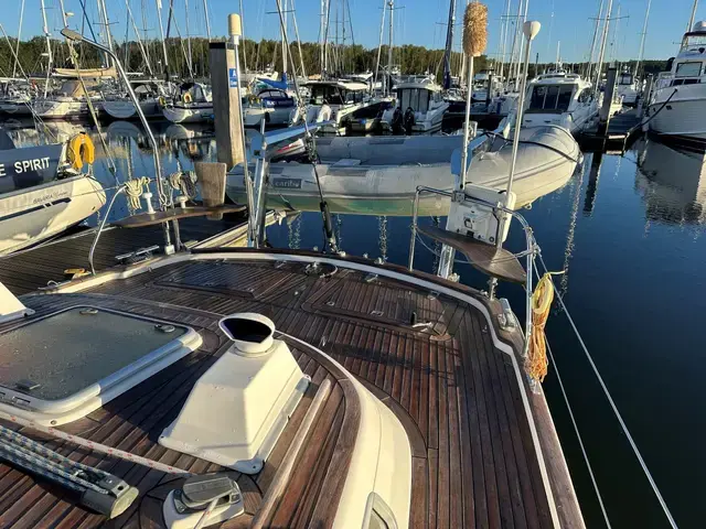 Hallberg-Rassy 53