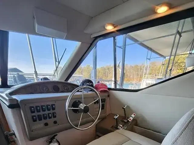 Bayliner Avanti 3488 Command Bridge