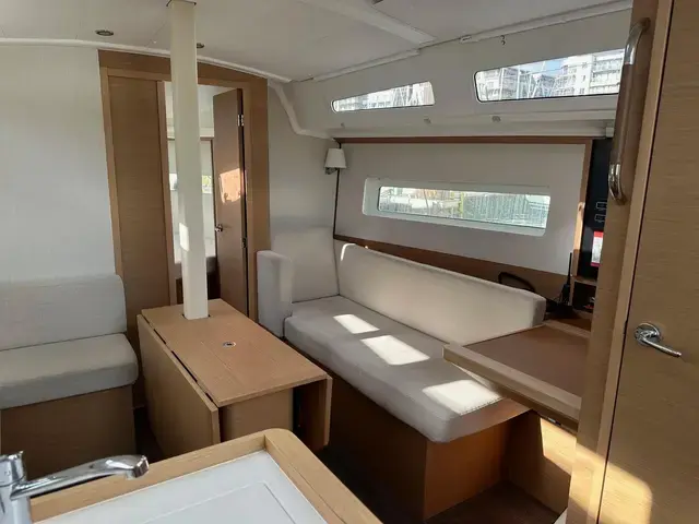 Jeanneau Sun Odyssey 380