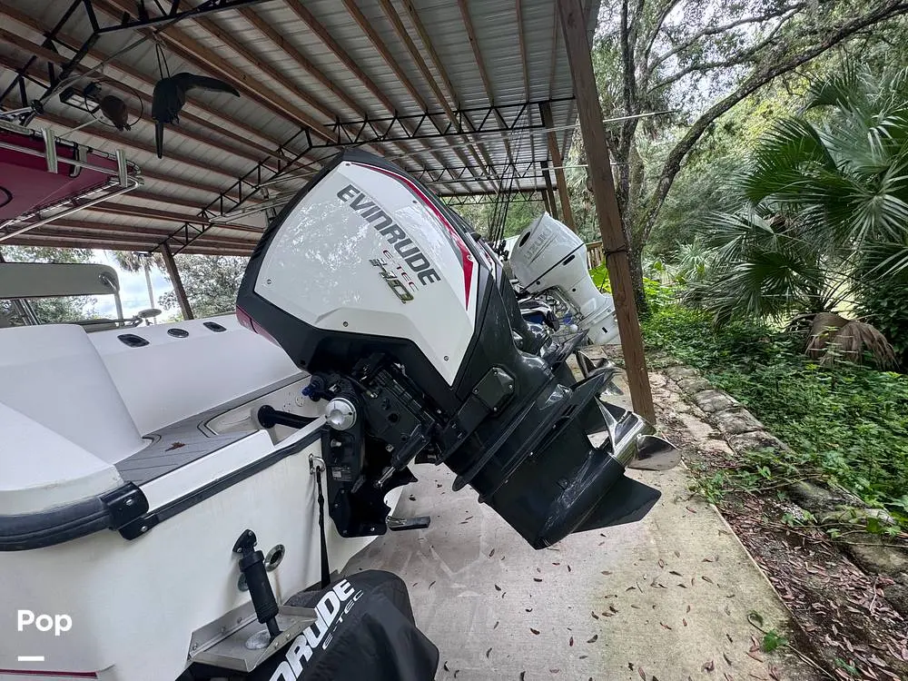 2000 Boston Whaler 23 outrage