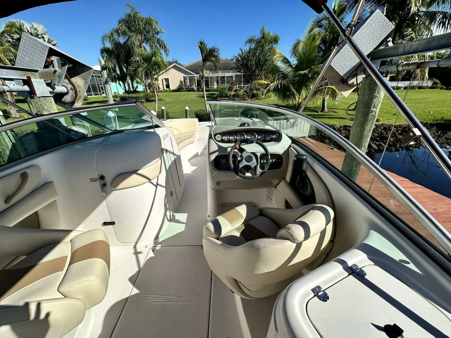 2004 Chaparral 250 signature