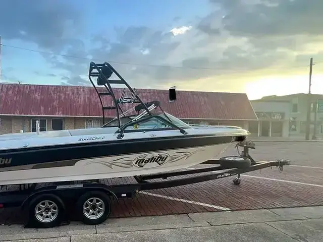 Malibu 23 Sunscape LSV