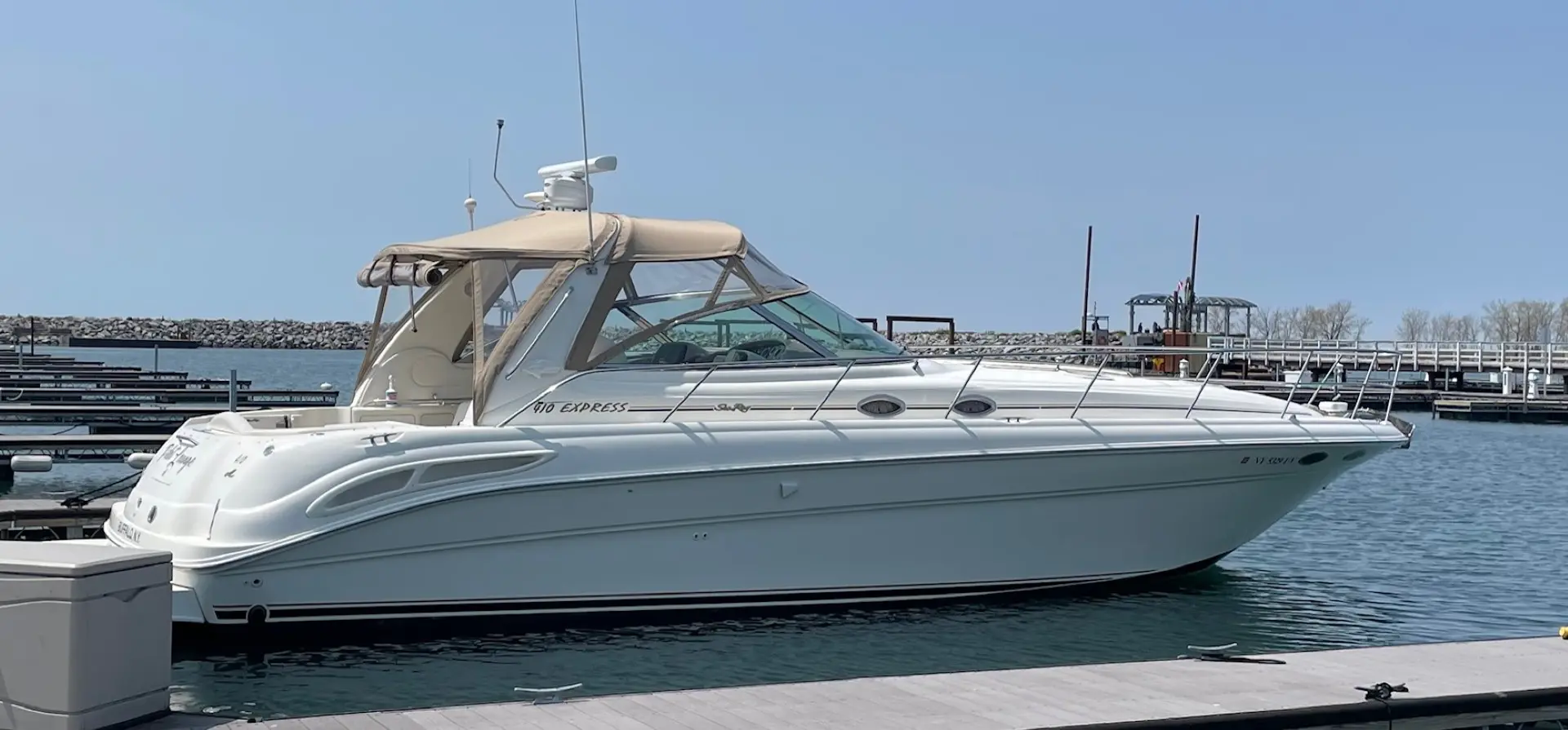 2000 Sea Ray 410 express cruiser