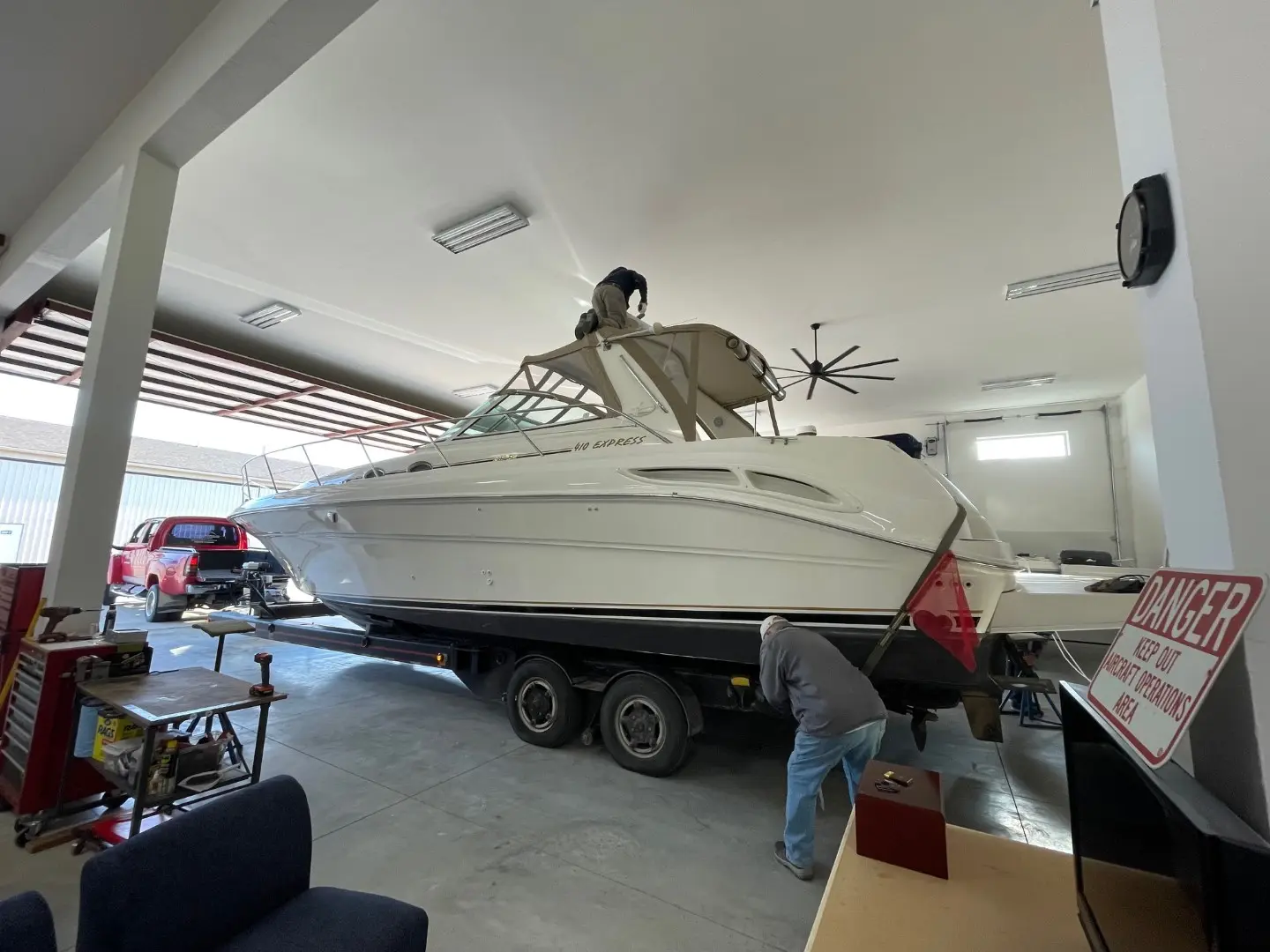 2000 Sea Ray 410 express cruiser