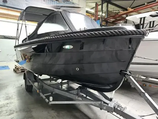 Topcraft 605 Tender