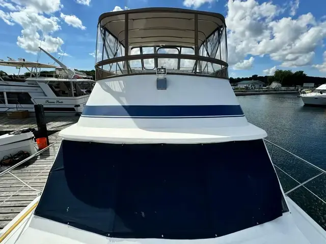 Trader 47 Tradewinds Cockpit Motor Yacht