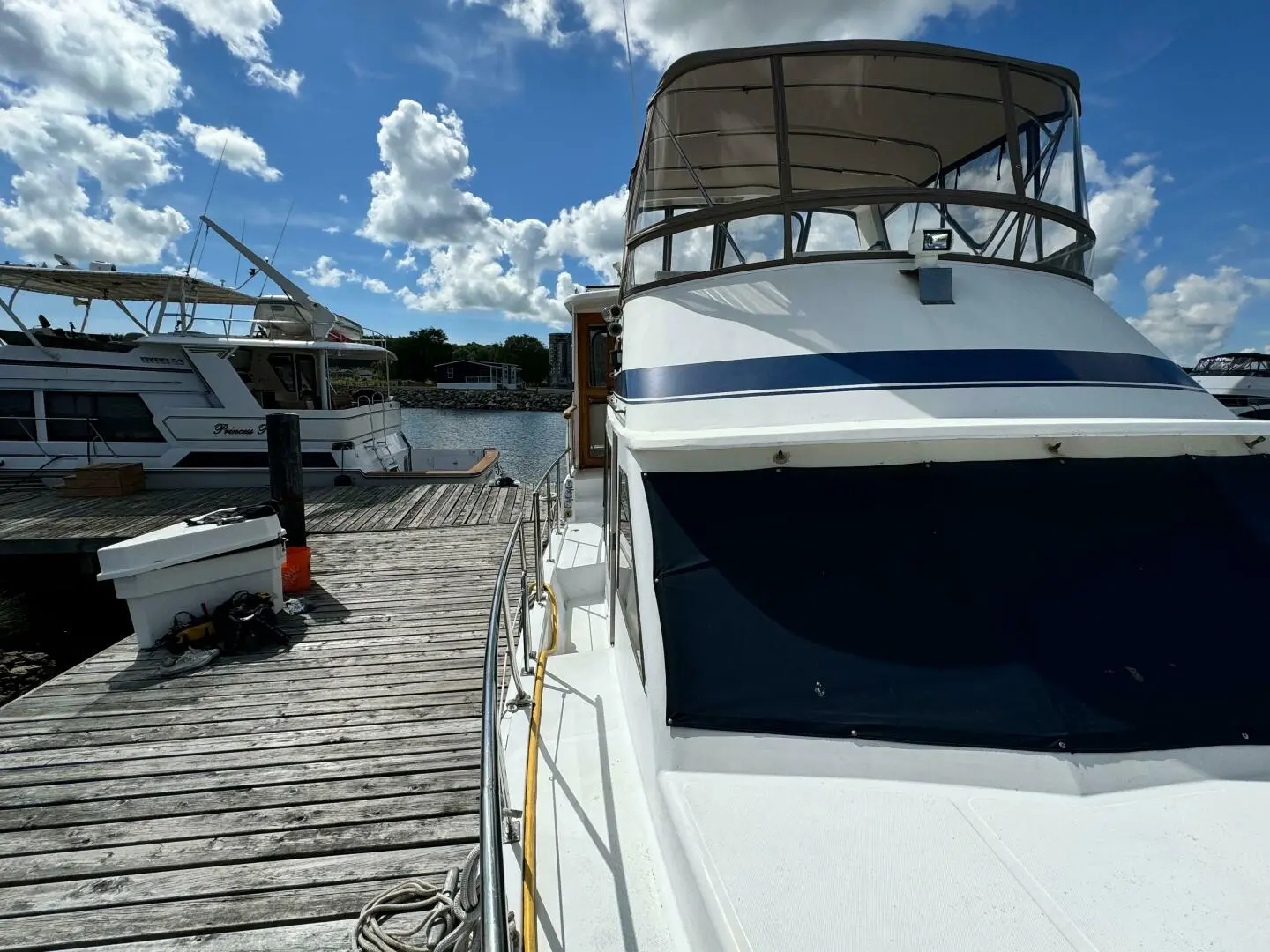 1987 Marine Trader 47 tradewinds cockpit motor yacht