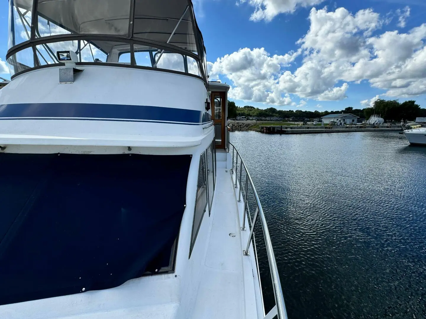 1987 Marine Trader 47 tradewinds cockpit motor yacht