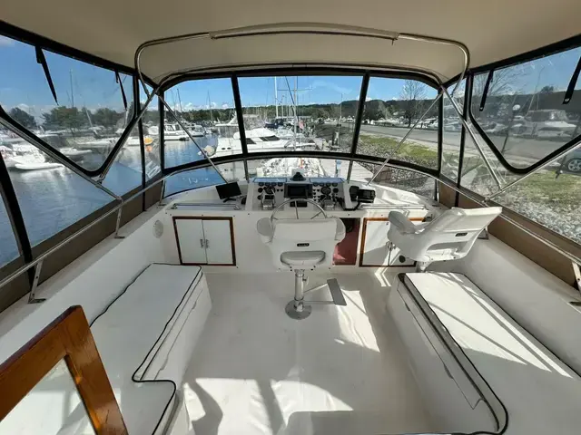 Trader 47 Tradewinds Cockpit Motor Yacht