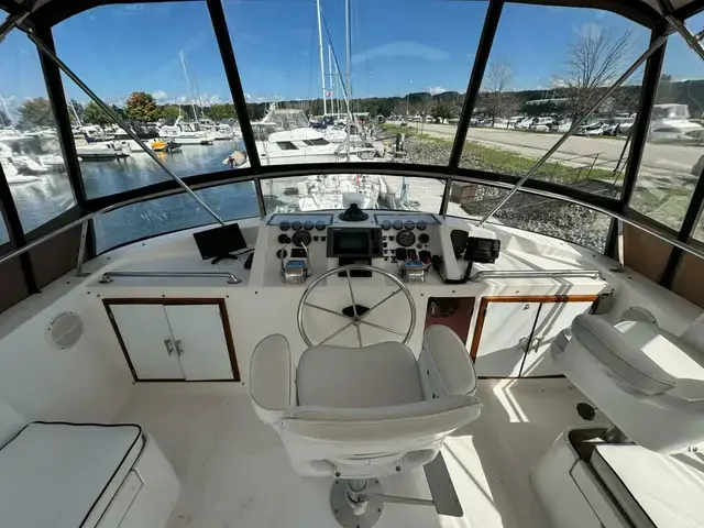 Trader 47 Tradewinds Cockpit Motor Yacht