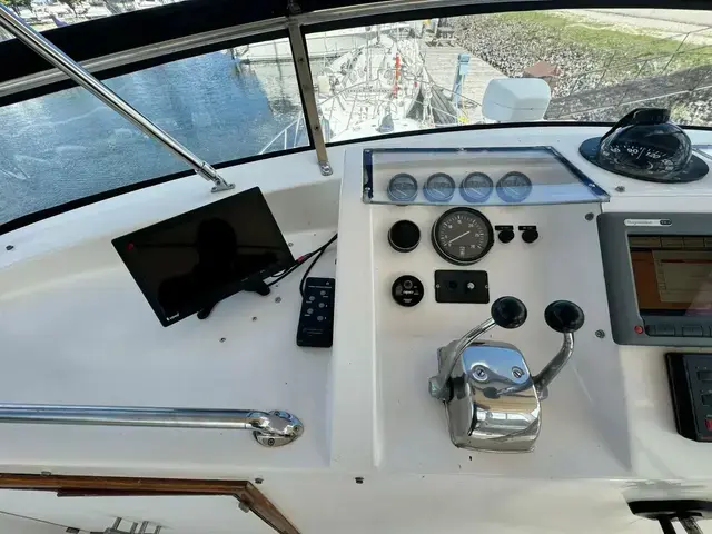 Trader 47 Tradewinds Cockpit Motor Yacht