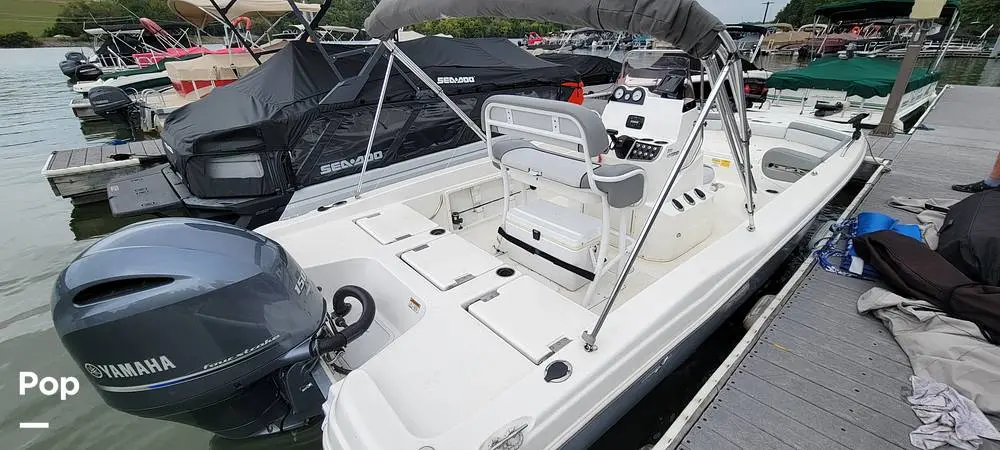 2022 Nauticstar 211 hybrid