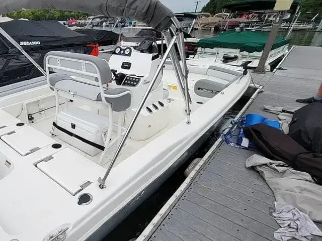 NauticStar Boats 211 Hybrid