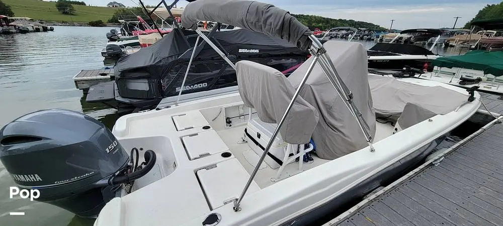 2022 Nauticstar 211 hybrid