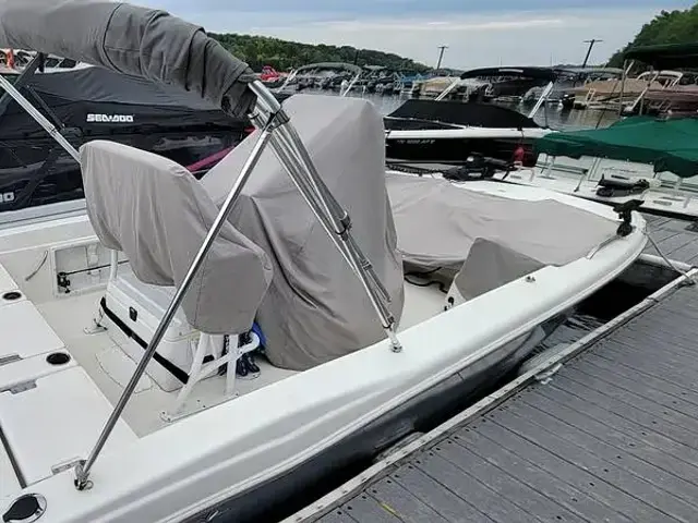 NauticStar Boats 211 Hybrid