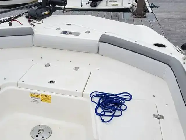 NauticStar Boats 211 Hybrid