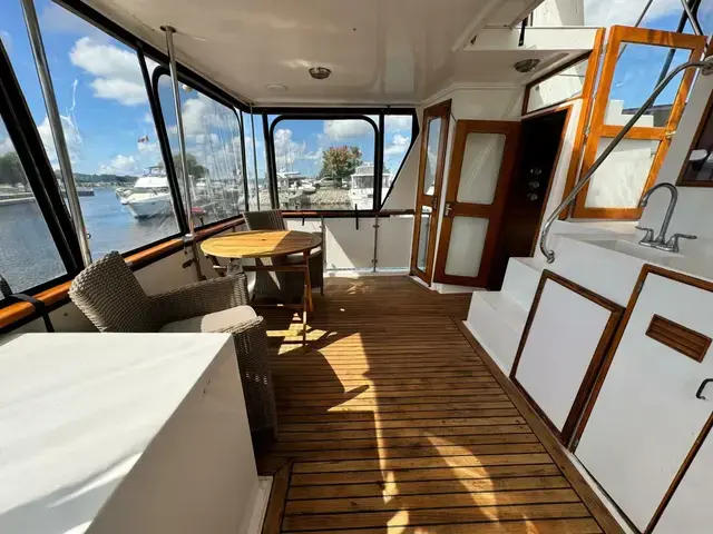 Trader 47 Tradewinds Cockpit Motor Yacht