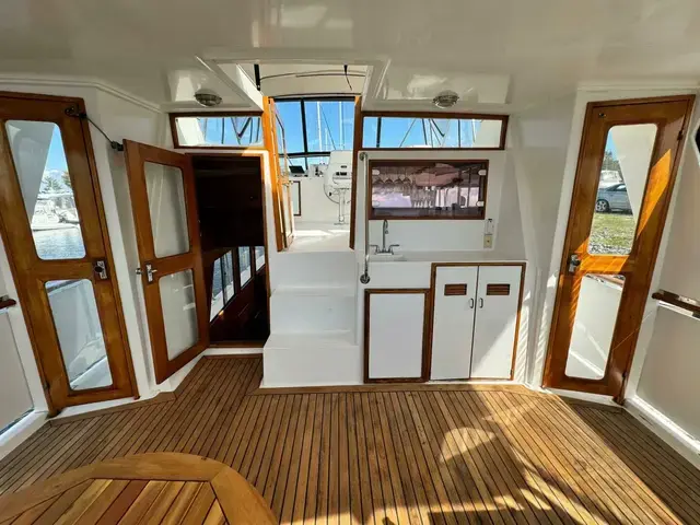 Trader 47 Tradewinds Cockpit Motor Yacht