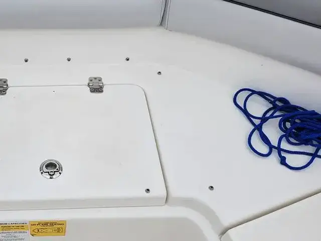 NauticStar Boats 211 Hybrid