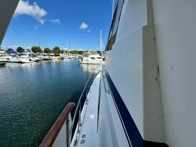 Trader 47 Tradewinds Cockpit Motor Yacht