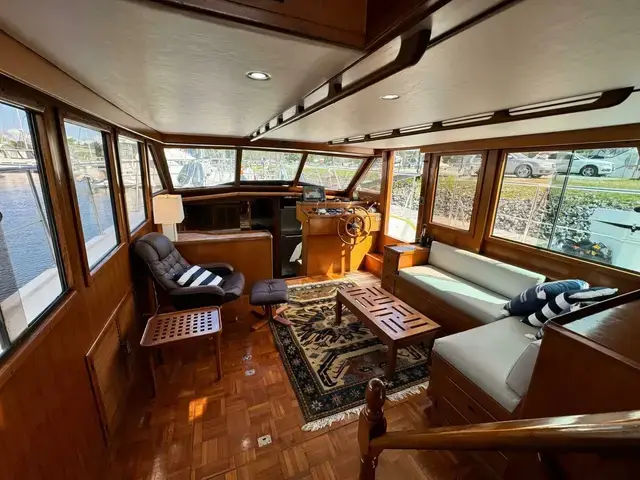 Trader 47 Tradewinds Cockpit Motor Yacht