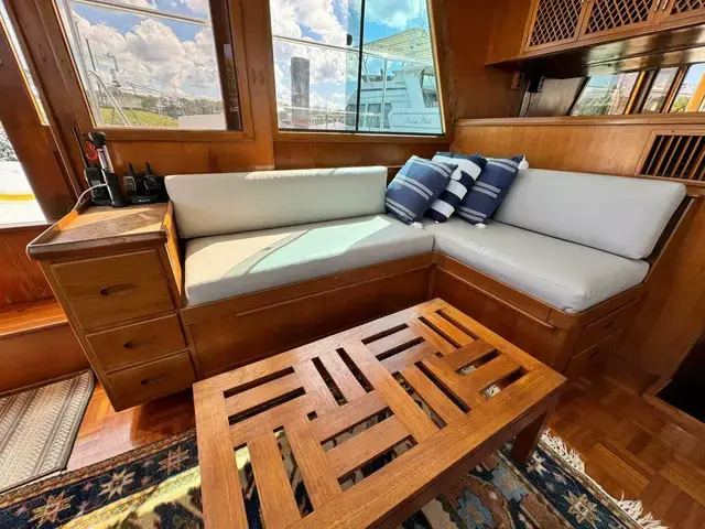 Trader 47 Tradewinds Cockpit Motor Yacht